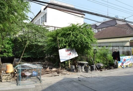 ที่ดินสำโรง