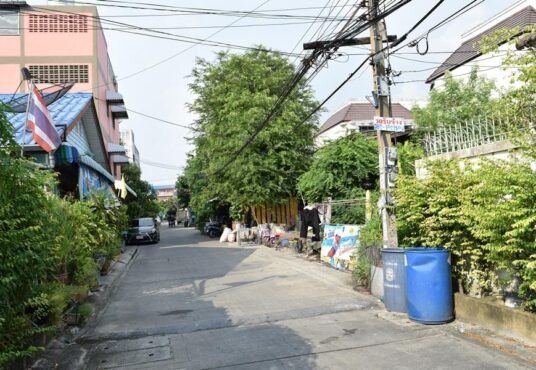 ที่ดินสำโรง